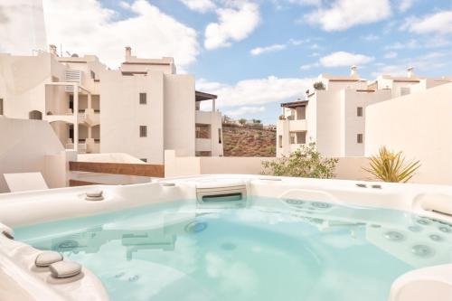 Teguise 3 3 Penthouse Pool View & Jacuzzi 2B — carbon neutral stay, Arona