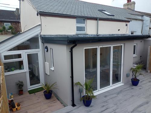 Sam’s retreat in Hayle, United Kingdom