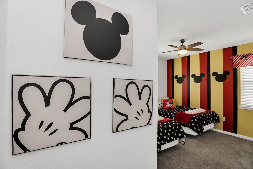 New Decor With Mickey Nemo Tinkerbell & Star Wars Rooms Private Pool and Game Room - photo 16