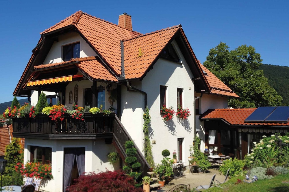 Ferienwohnung Panorama — 5-Star Luxury Hotel in Mengersgereuth-Haemmern, Germany
