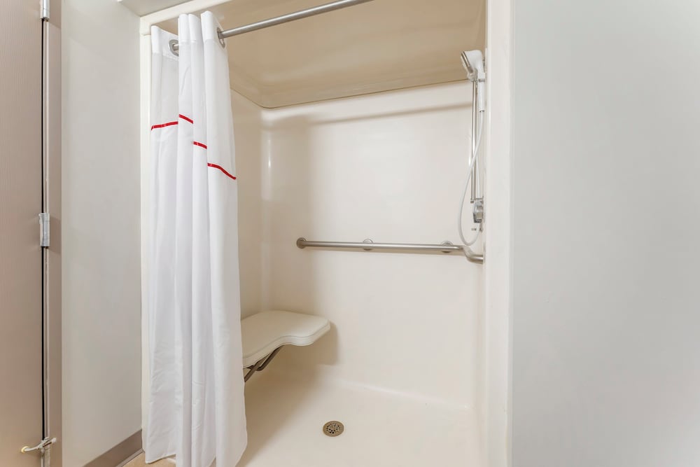 Red Roof Inn Johnstown - photo 29