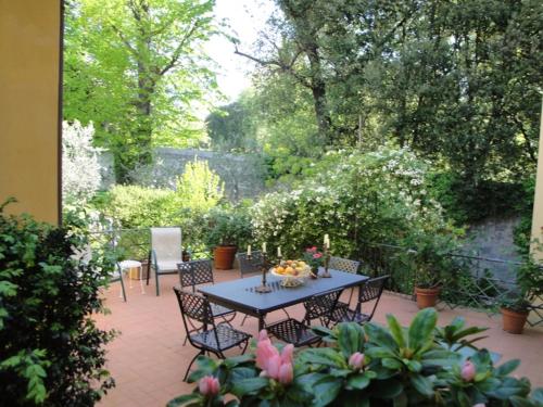 Girasole Apartment Piscina & Terrazza Toscana near Lucca — 4-Star Luxury Hotel in Capannori, Italy