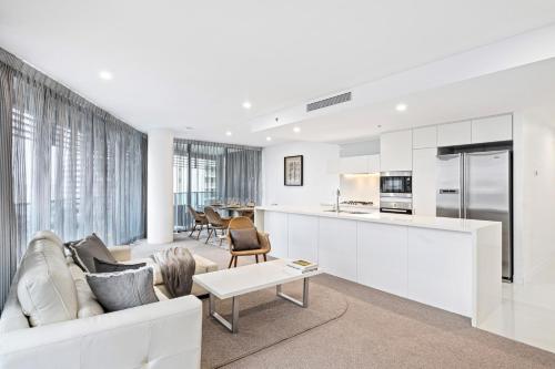 Stunning 2 bed 2 bath 8th floor GC Getaways — 4-Star Luxury Hotel in Gold Coast, Australia