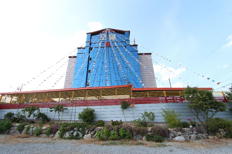 Lol Motel - carbon neutral hotel in Daegu