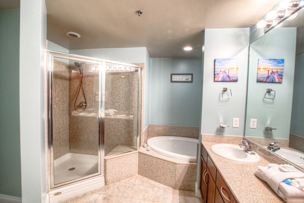 Laketown Wharf Resort by Aneliya's Rentals - photo 817