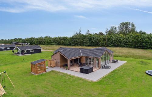 Lovely Home In Væggerløse With Kitchen — 5-Star Luxury Hotel in None, Denmark