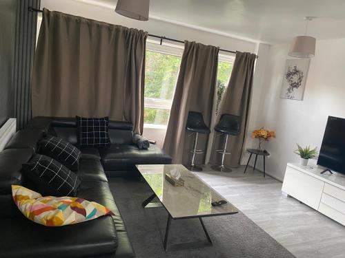 Apartment Sleeps 2 & Free Parking — 4-Star Luxury Hotel in Birmingham, United Kingdom
