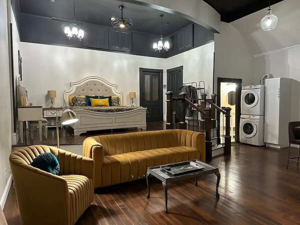 The Mercantile on the Katy Trail — hotel in Hermann