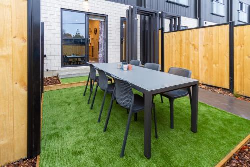 3 Bedroom 2 Bathroom Hagley Parkside Perch — 4-Star Luxury Hotel in Christchurch, New Zealand