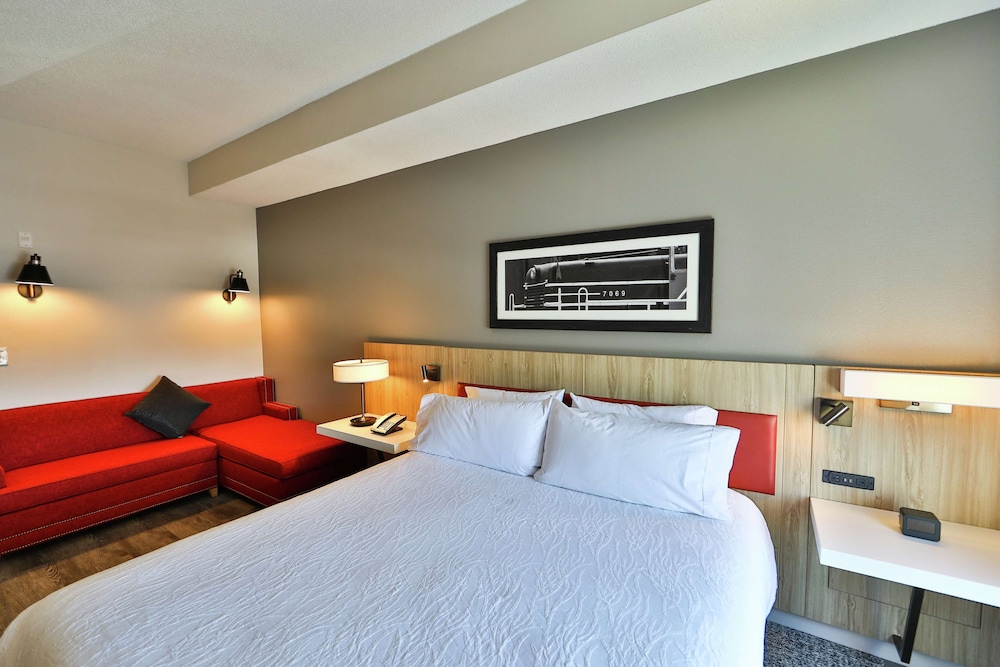 Hilton Garden Inn Savannah Historic District - photo 11