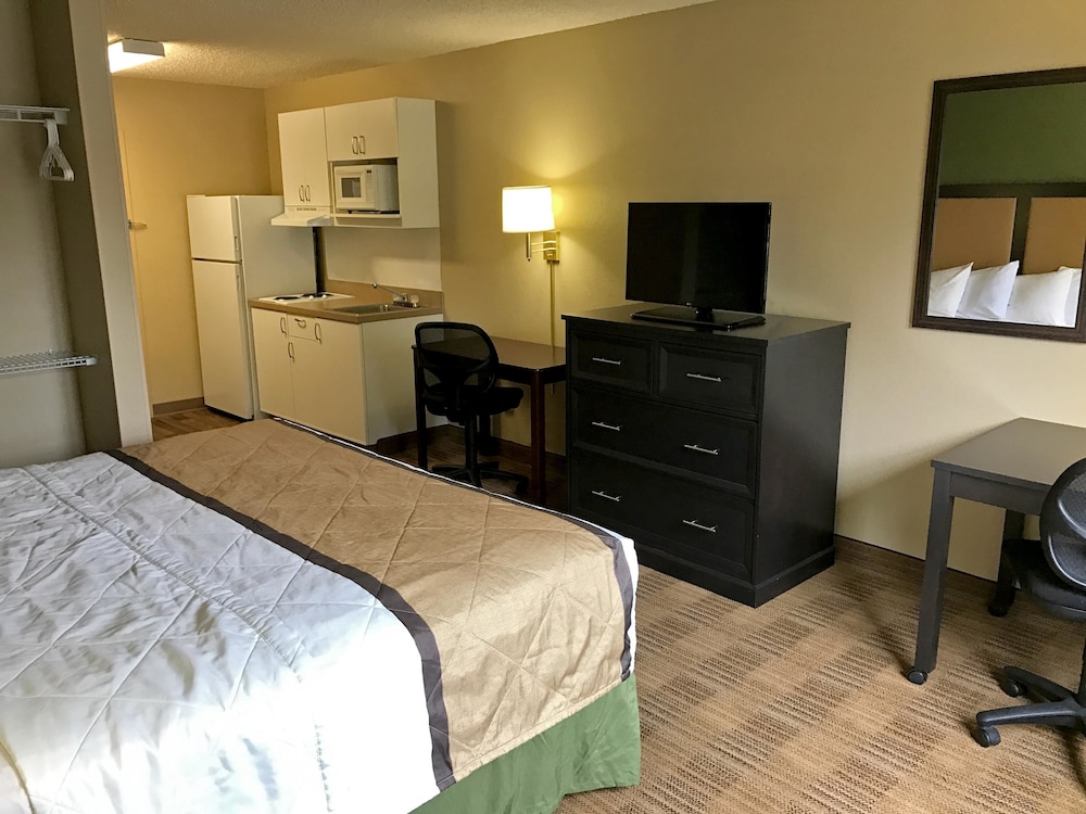 Extended Stay America Select Suites Detroit Farmington Hills - photo 13