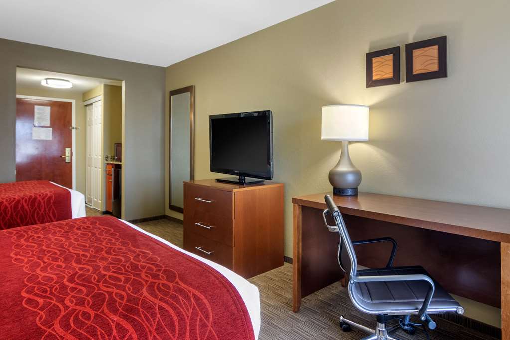 Comfort Inn & Suites LaGrange East - photo 7