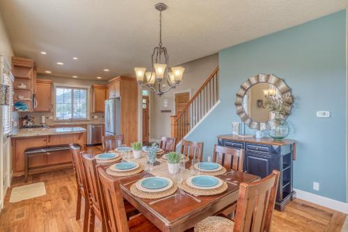 Beach Pine House Meredith Lodging — 4-Star Luxury Hotel in Pacific, United States