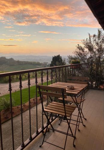 Tenuta Agricola La Cava Cantina e Agriturismo — 4-Star Luxury Hotel in San Damiano D'asti, Italy