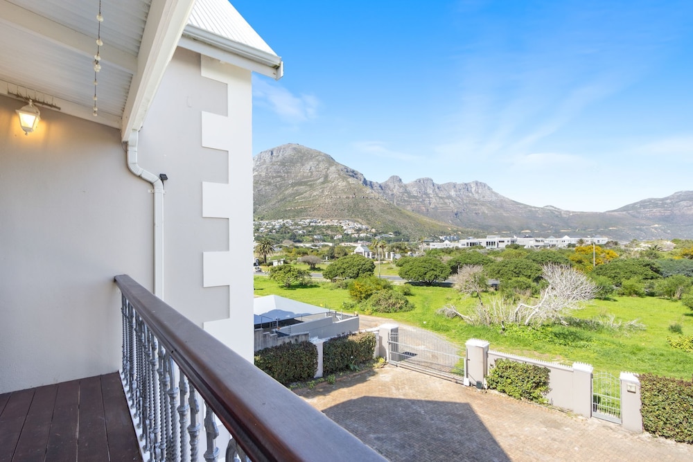 Summerville Beach Loft — 4-Star Luxury Hotel in Cape Town, South Africa