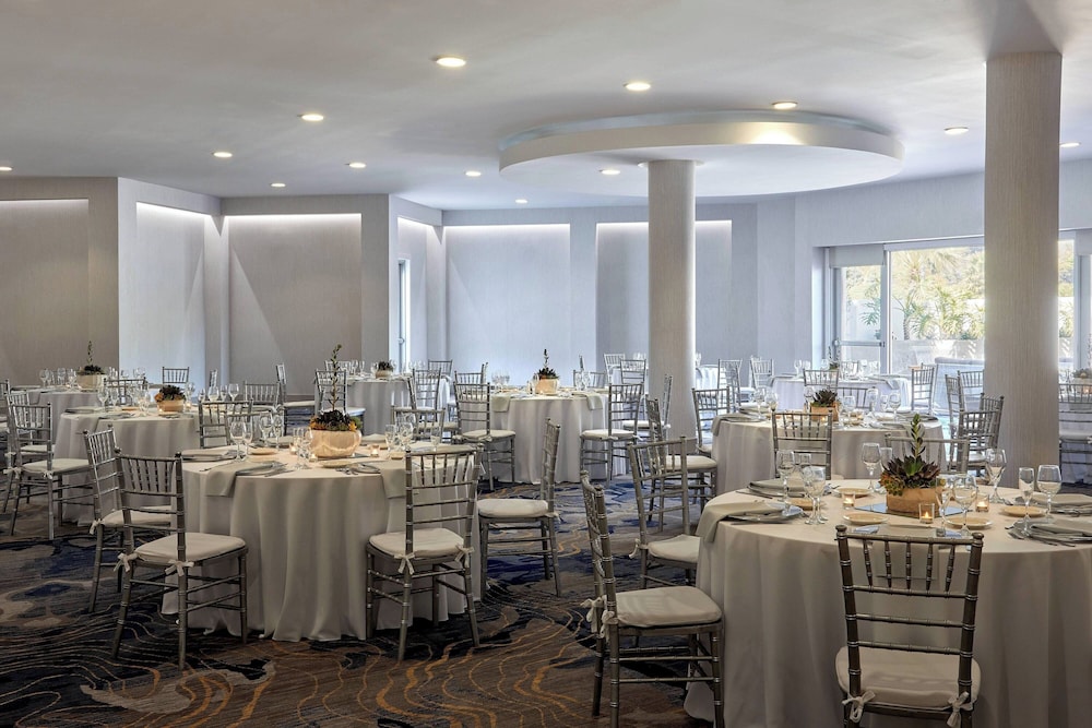 Ventura Beach Marriott - photo 32