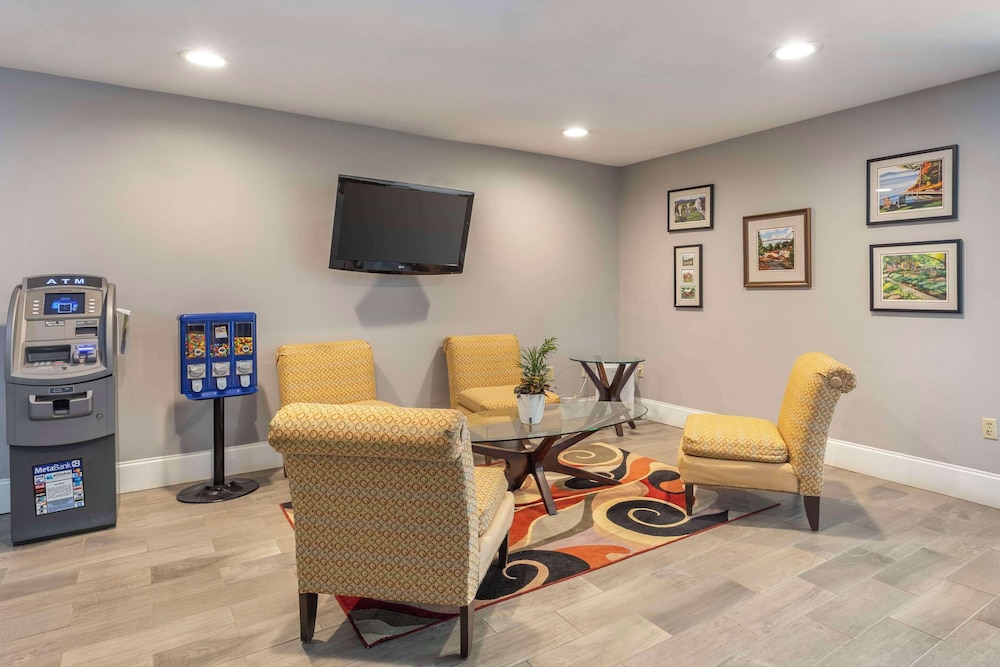 Greenville Pelham Inn by IHG - photo 22