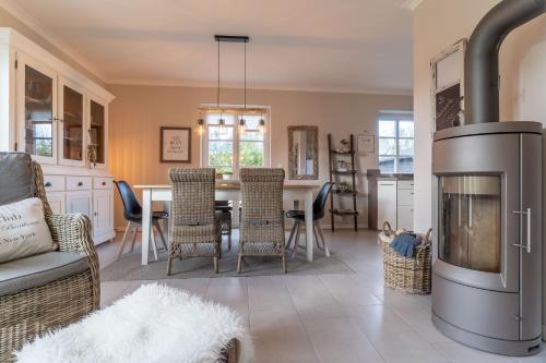Reetdachhaus Beach House Ording Reetdachhaus Beach House Ording — 4-Star Luxury Hotel in Sankt Peter-Ording, Germany