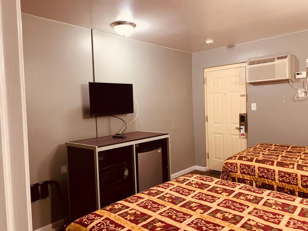 Red Carpet Inn Norristown - photo 16