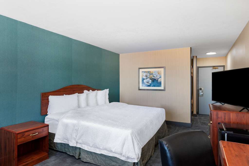 Howard Johnson by Wyndham Gillette - photo 22