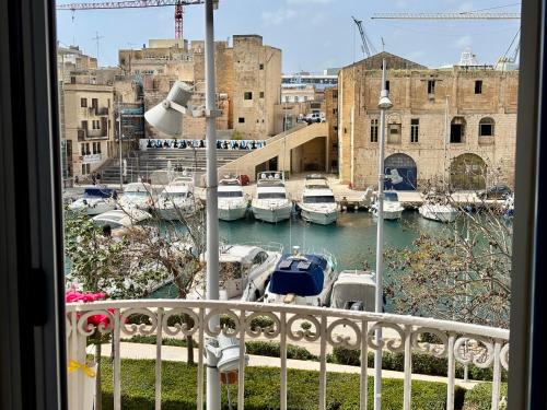 Mediterranea Waterfront house By Valletta Ferry & Free Parking — 4-Star Luxury Hotel in Cospicua, Malta