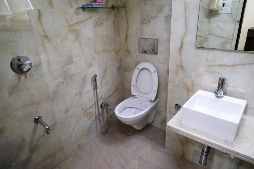 Large Modern Private 3BHK Khar West Mumbai