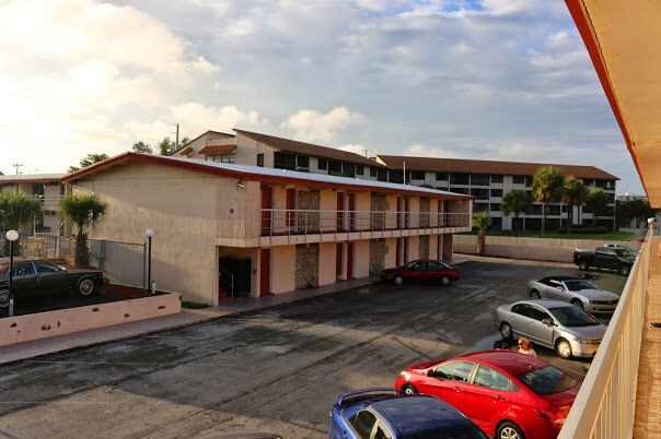 Camelot Waterfront Inn - photo 45