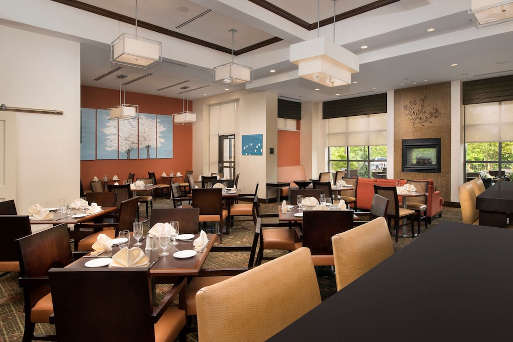 DoubleTree by Hilton Sterling Dulles Airport - photo 40