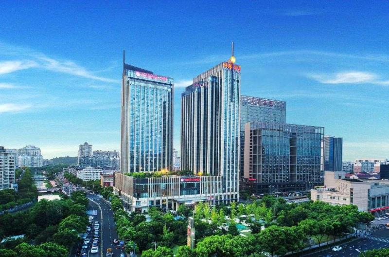 Hangzhou Bay Universal Hotel in Xushan, People's Republic of China