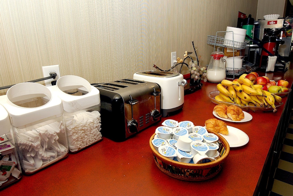 Metro Plaza Hotel - photo 28