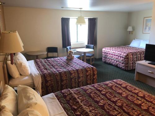 Kings Inn Cody - photo 30