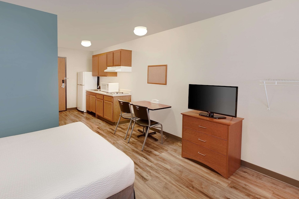 WoodSpring Suites Des Moines Pleasant Hill - photo 10