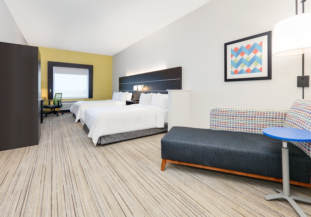 Holiday Inn Express Hotel & Suites Cleburne by IHG - photo 7