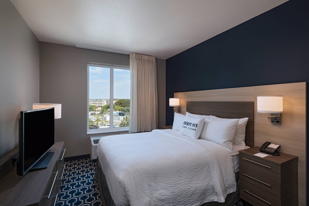 TownePlace Suites by Marriott San Diego Airport Liberty Station - photo 9