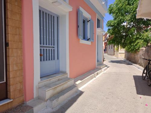 Art House — 4-Star Luxury Hotel in Aegina, Greece