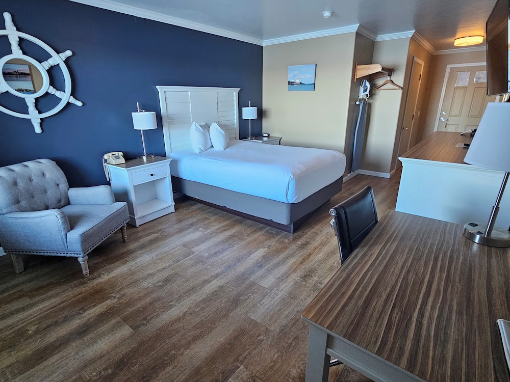 Capt. Thomson's Resort - photo 18