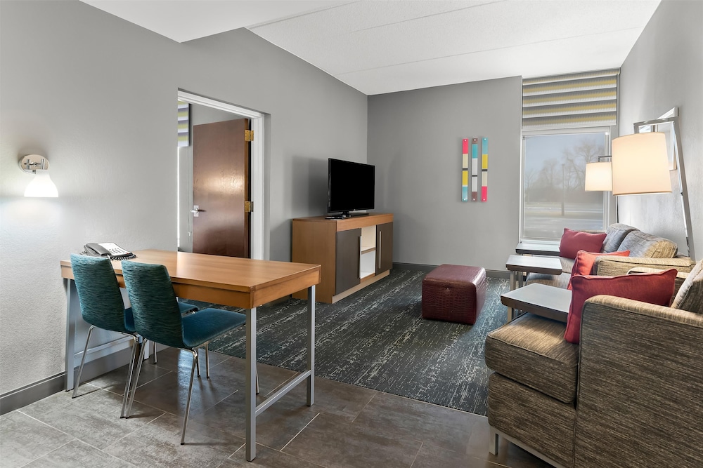 Hampton Inn & Suites Newtown - photo 78