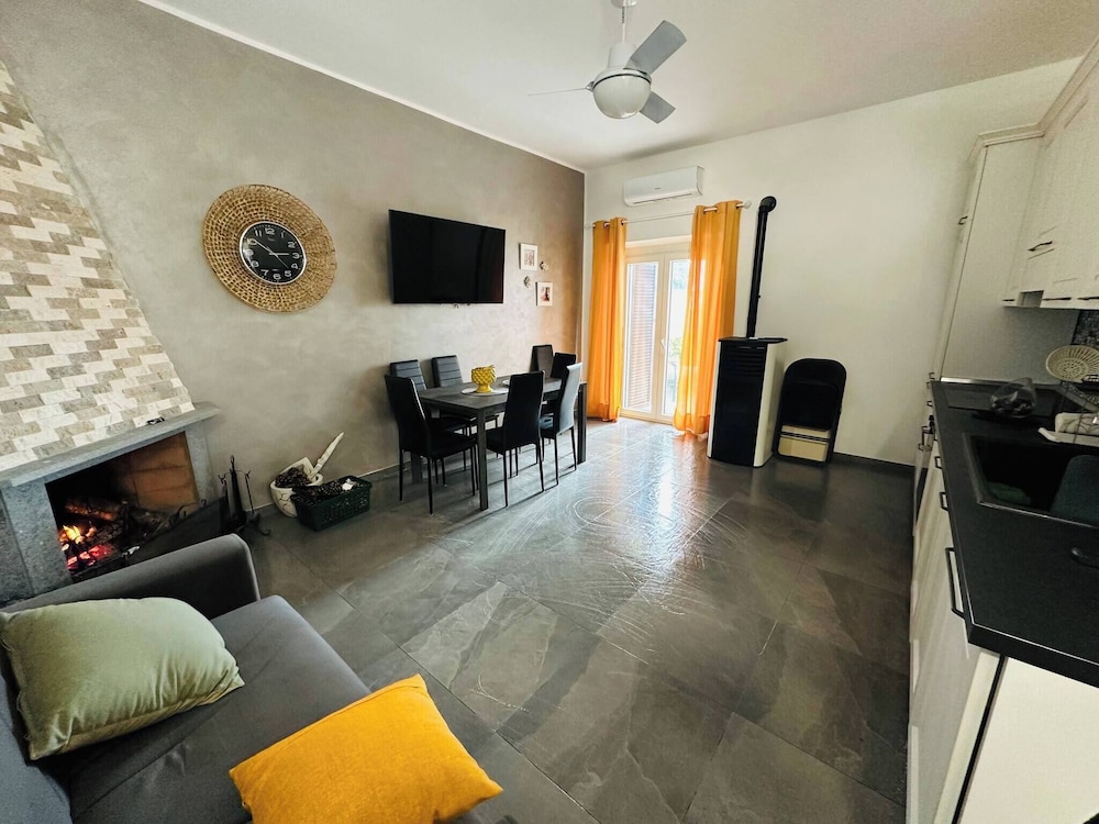 B&b Love Holiday House Santa Severa — 4-Star Luxury Hotel in Tolfa, Italy