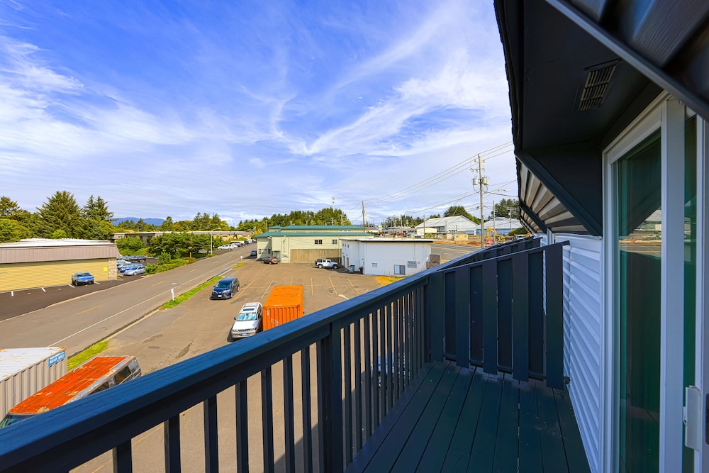 Coastal Inn by OYO Lincoln City Oregon Coast Hwy - photo 70