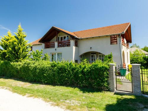 Holiday Home Lian by Interhome — 4-Star Luxury Hotel in Balatonfenyves, Hungary