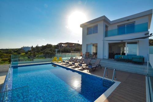 Aetopetra Villa