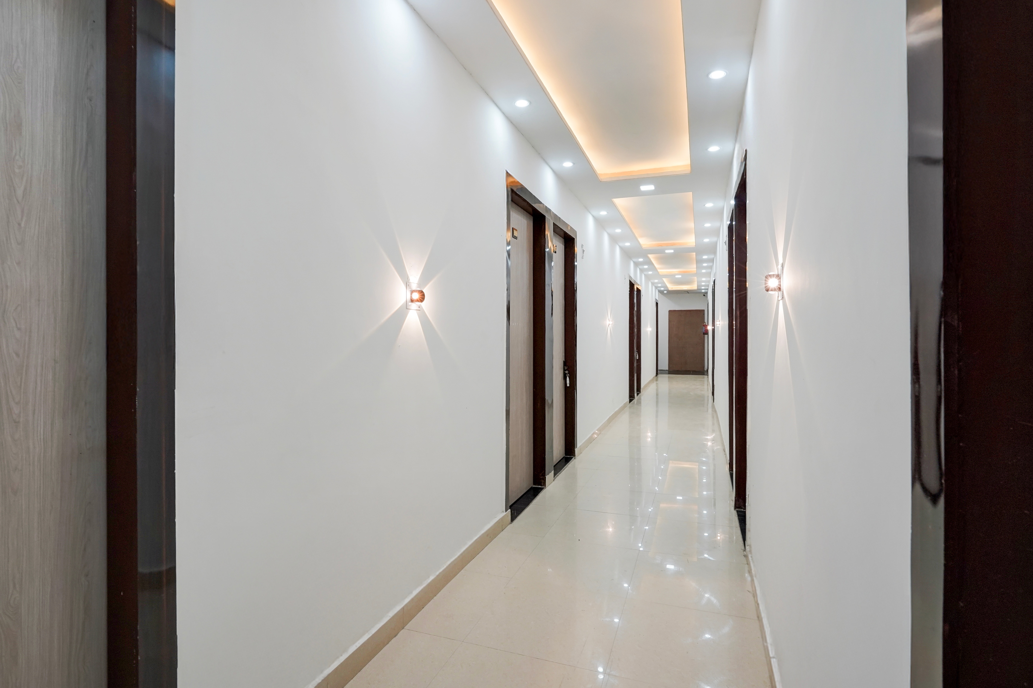 Townhouse Oak Char Dham Vrindavan — 4-Star Luxury Hotel in Vrindavan, India