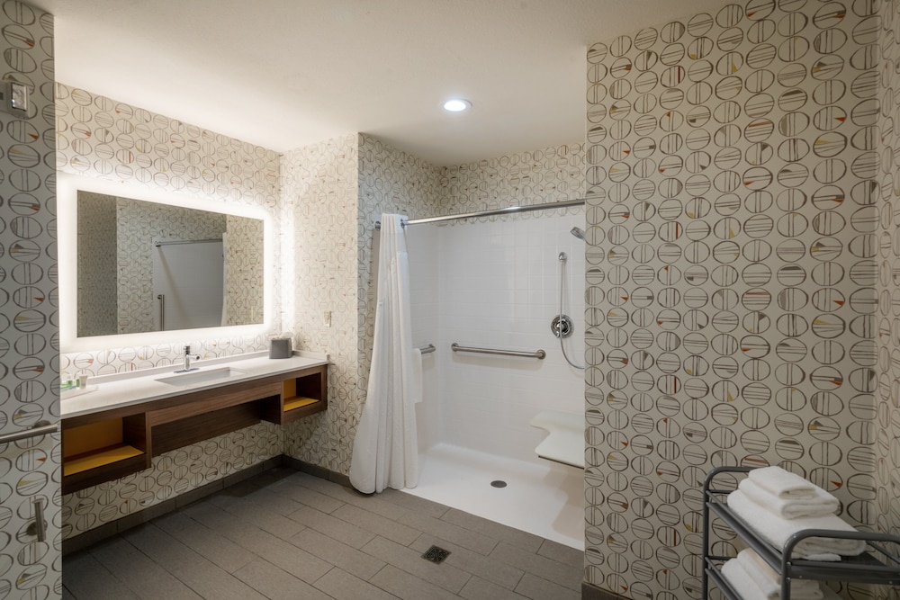 Holiday Inn & Suites Memphis Southeast Germantown by IHG - photo 11