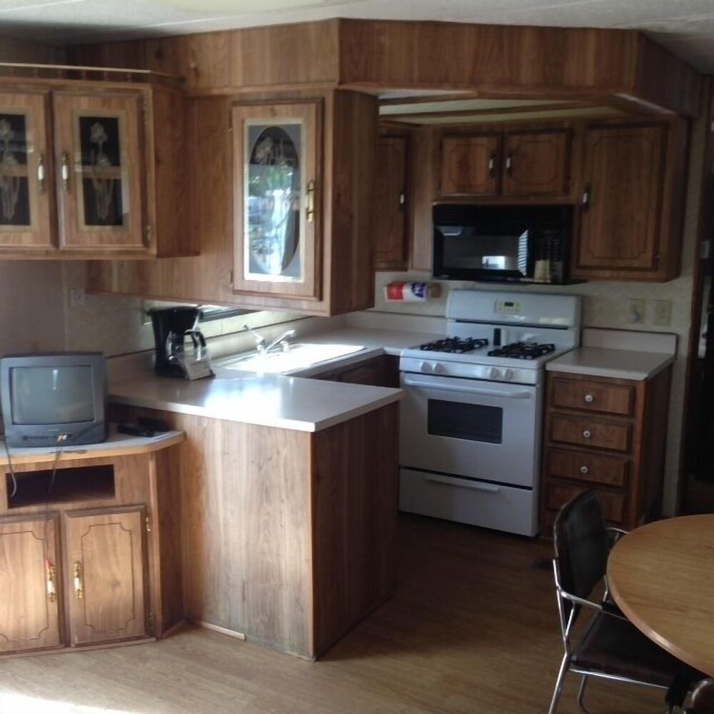 Wilderness Lakes RV Resort - photo 8