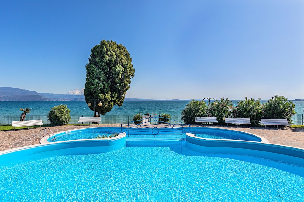 San Sivino 100 in Manerba del Garda — 4-Star Luxury Hotel in Manerba Del Garda, Italy
