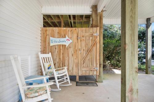 A Bit O'Heaven by Oak Island Accommodations - photo 48