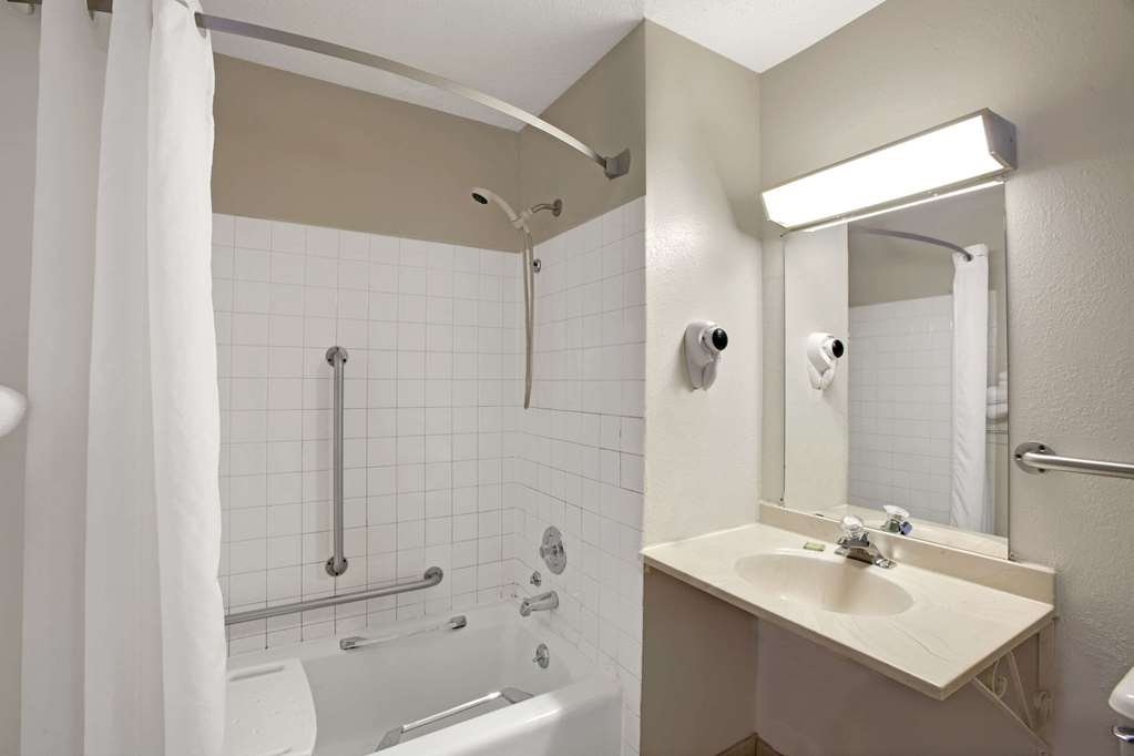 Super 8 by Wyndham Crystal Lake - photo 11