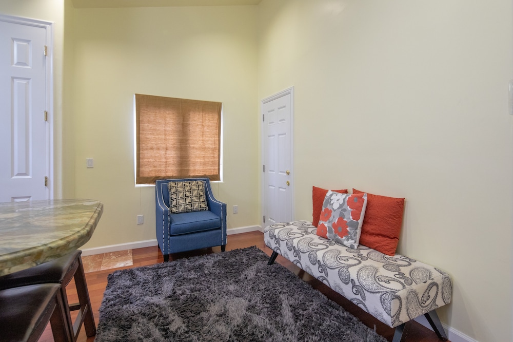 Vendange Carmel Inn & Suites - photo 15