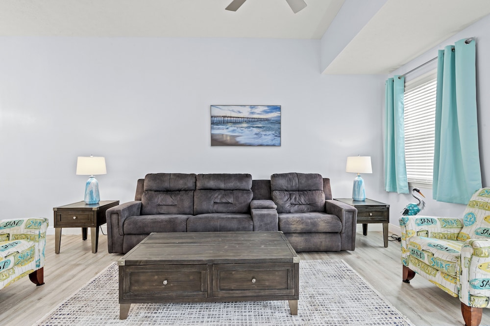 Sago by the Sea: 2 bed 2.5 bath Retreat Steps From the Beach Sleeps 7 - photo 10