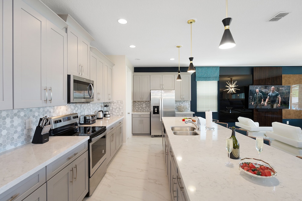 Solara Resort Luxury 9 Bedroom Homes - photo 106